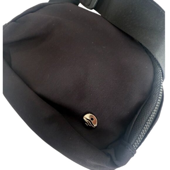 Halara | Casual Waist Nylon Bag Black NWOT - Picture 2 of 5